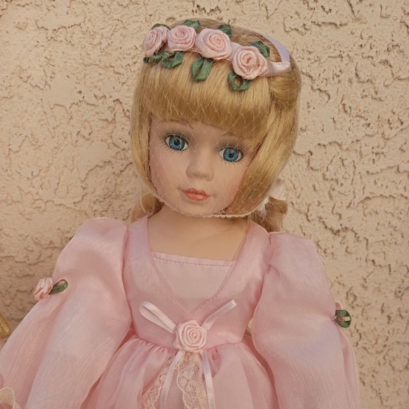 Porcelain Angel Doll The Heritage Collection PINK OR WHITE **CHOICE* - Picture 10 of 16